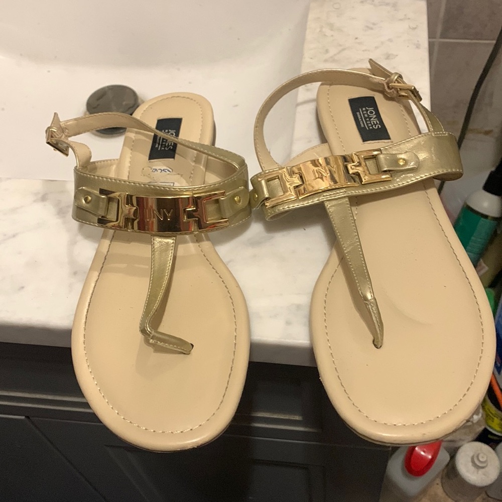 Jones New York sandals
